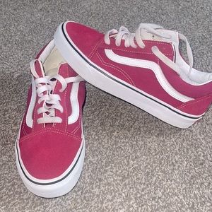 **FLASH SALE** Men’s Red Vans Size 6. Women’s Size 7.5… Very Clean.